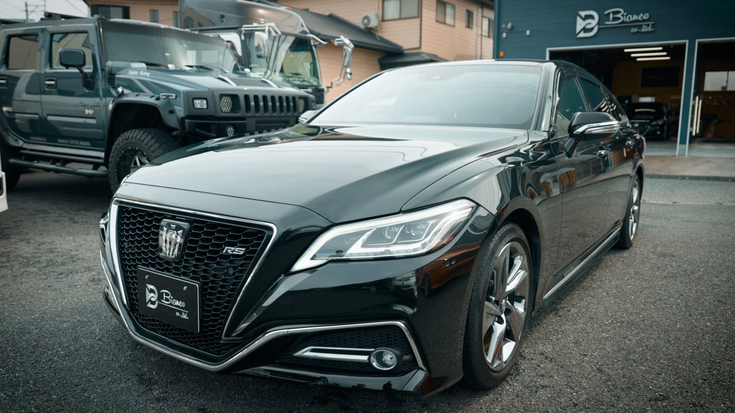 コーティング洗車後の艶のある車